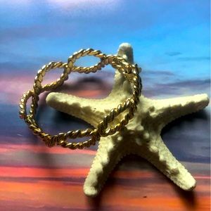 VINTAGE TRIFARI CHUNKY GOLD LINK BRACELET